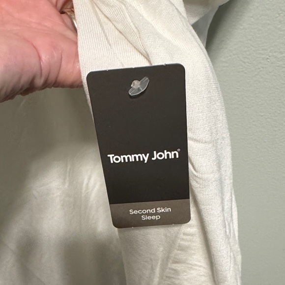 Tommy John Second Skin Sleep Shirt - Picture 4 of 5
